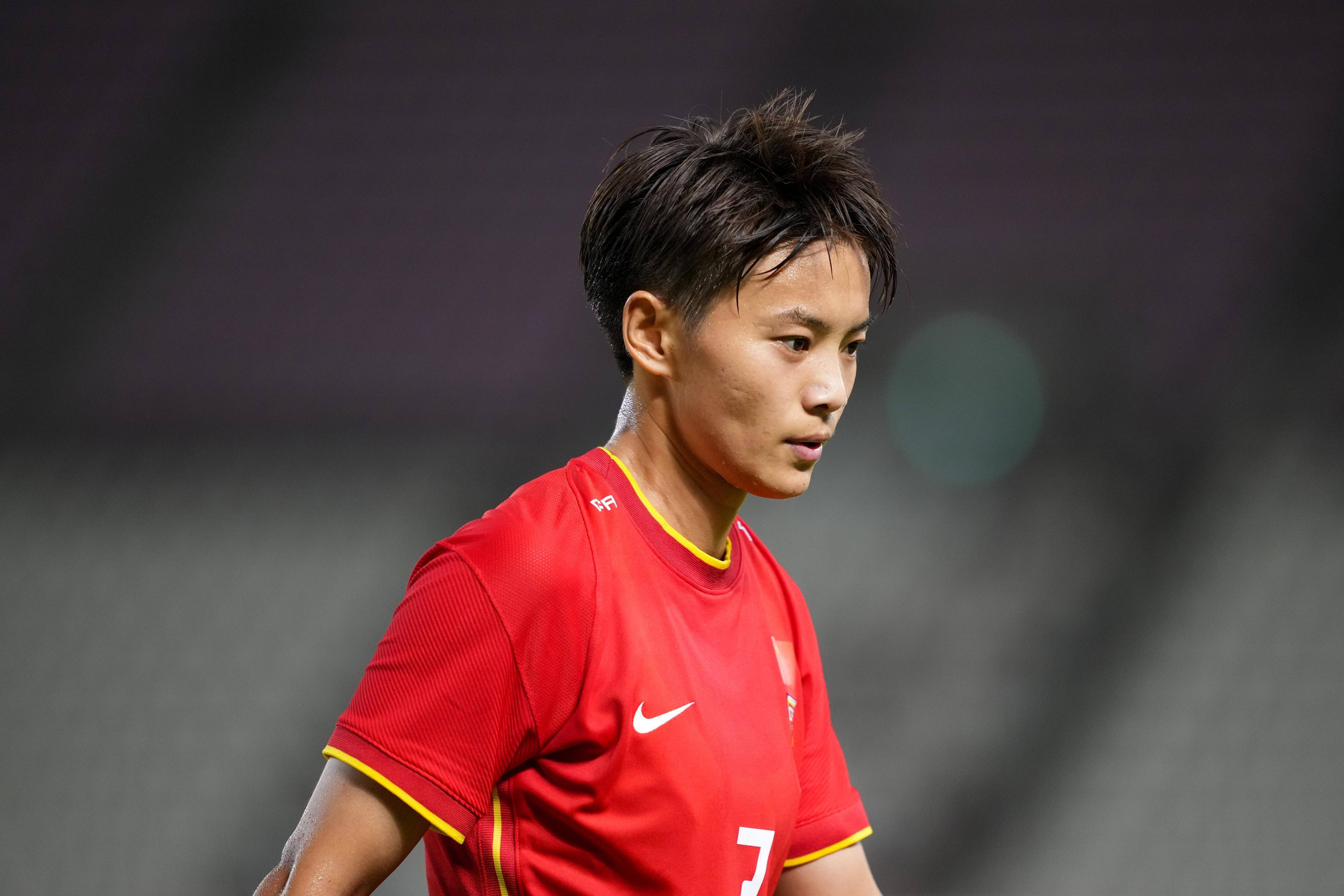 日本女足队员被评为最有价值球员