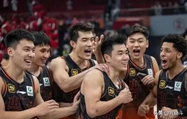 CBA篮球赛中的焦点战役即将上演